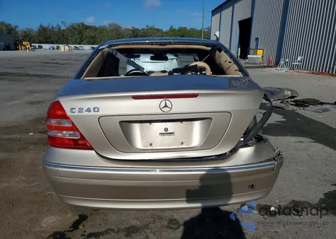 2002 Mercedes-Benz C 240 z USA, uszkodzony, nr VIN WDBRF61J62E005384